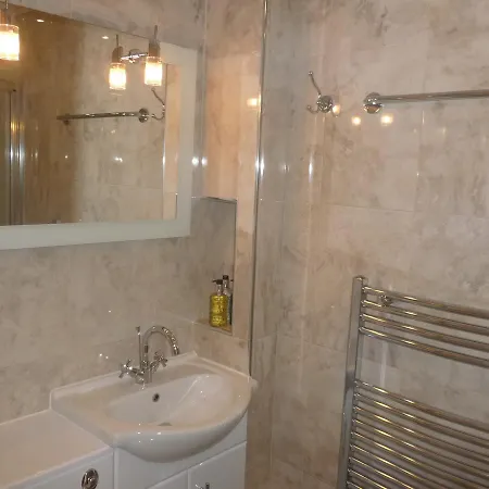 Sunnyvale House 4* ウィットビー