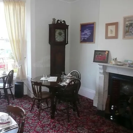 Sunnyvale House 4*